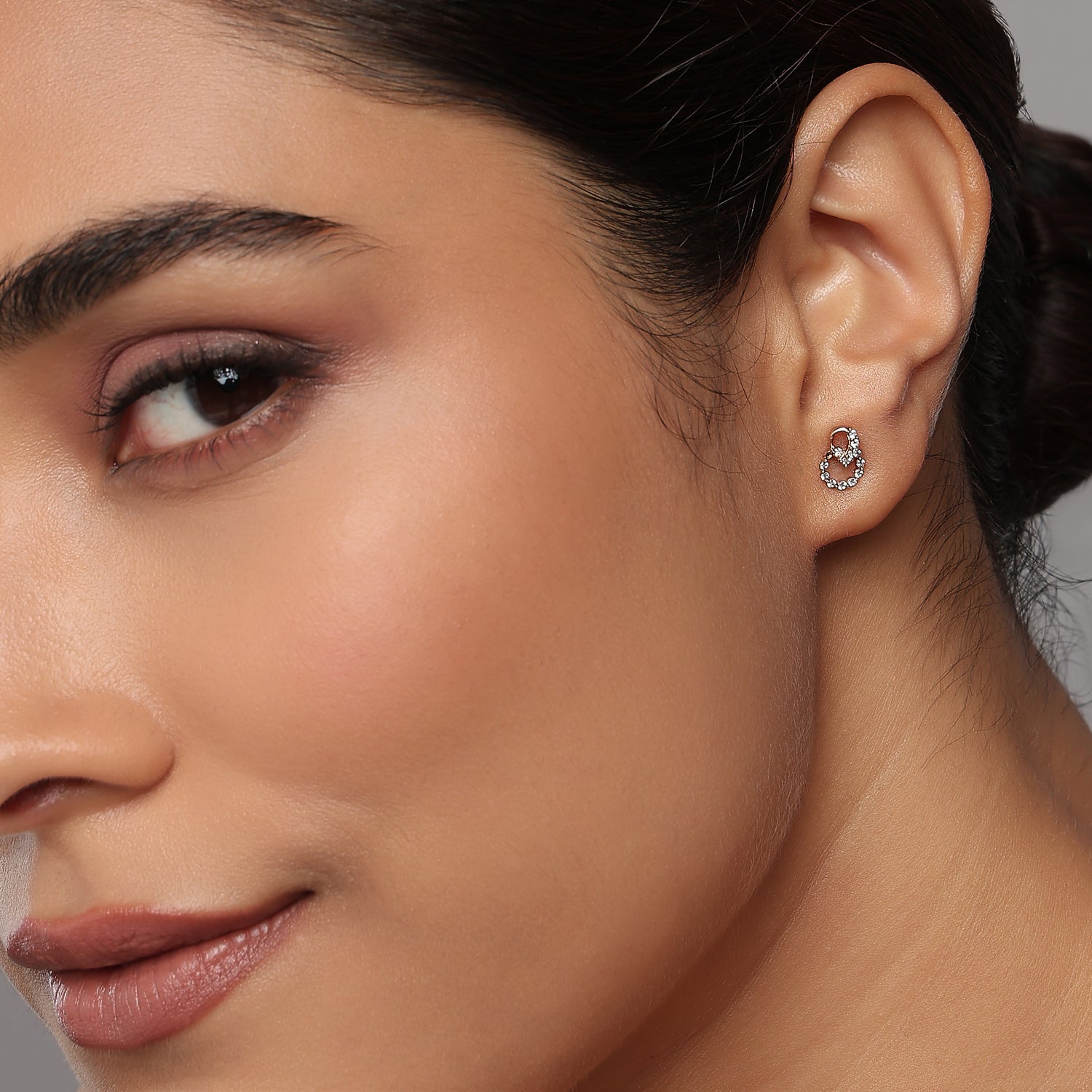 Radiant Interlocking Circle and Petite Droplet Stud Earrings for Subtle Luxury