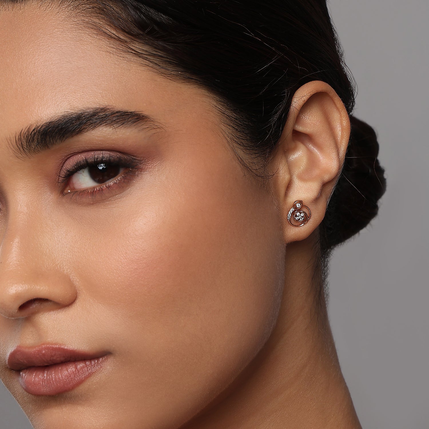 Radiant Floral Circular Stud Earrings For A Sophisticated Daily Look