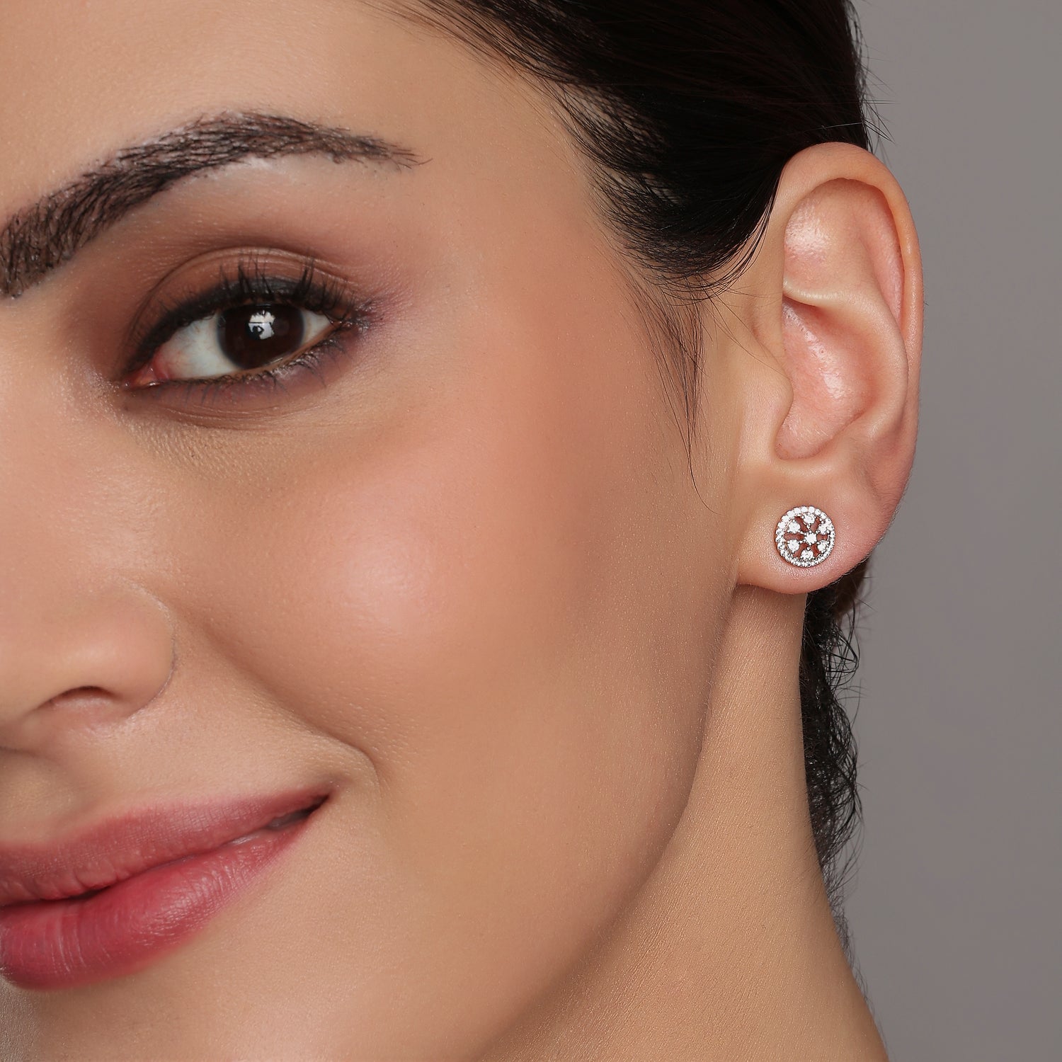 Celestial Circle Stud Earrings with Radiant Openwork Brilliance