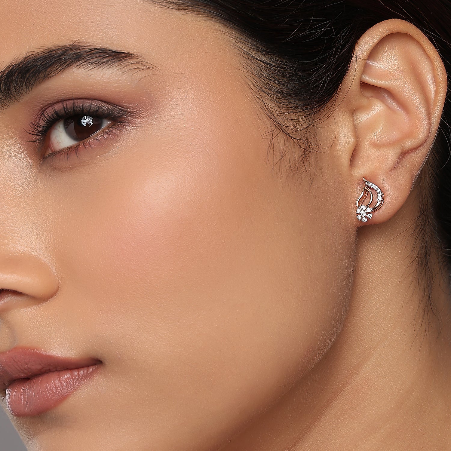 Graceful Sweeping Floral Stud Earrings With Radiant Shimmering Cluster Detail