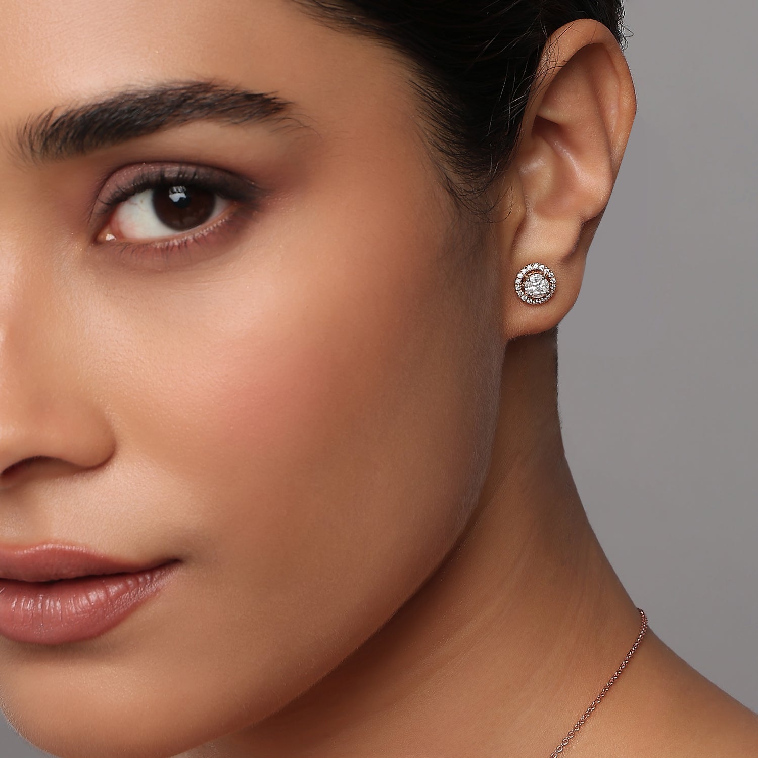 Graceful Sparkling Circular Halo Stud Earrings For Eternal Radiance