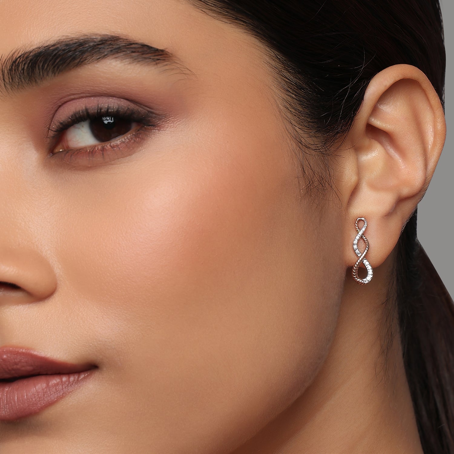 Exquisite Twisted Infinity Drop Earrings For A Timeless Romantic Glow