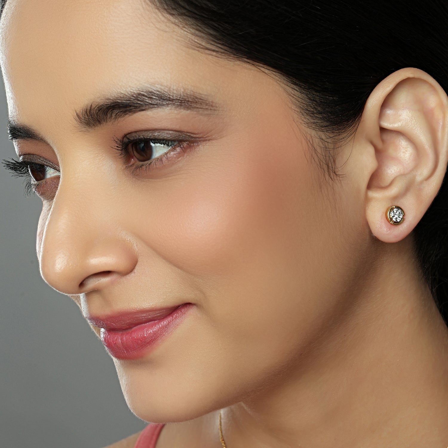 Timeless Circle Stud Earrings with Radiant Clustered Elegance