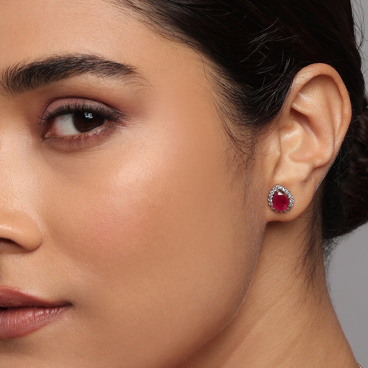 Exquisite Pear Shaped Halo Stud Earrings for a Timeless Romance