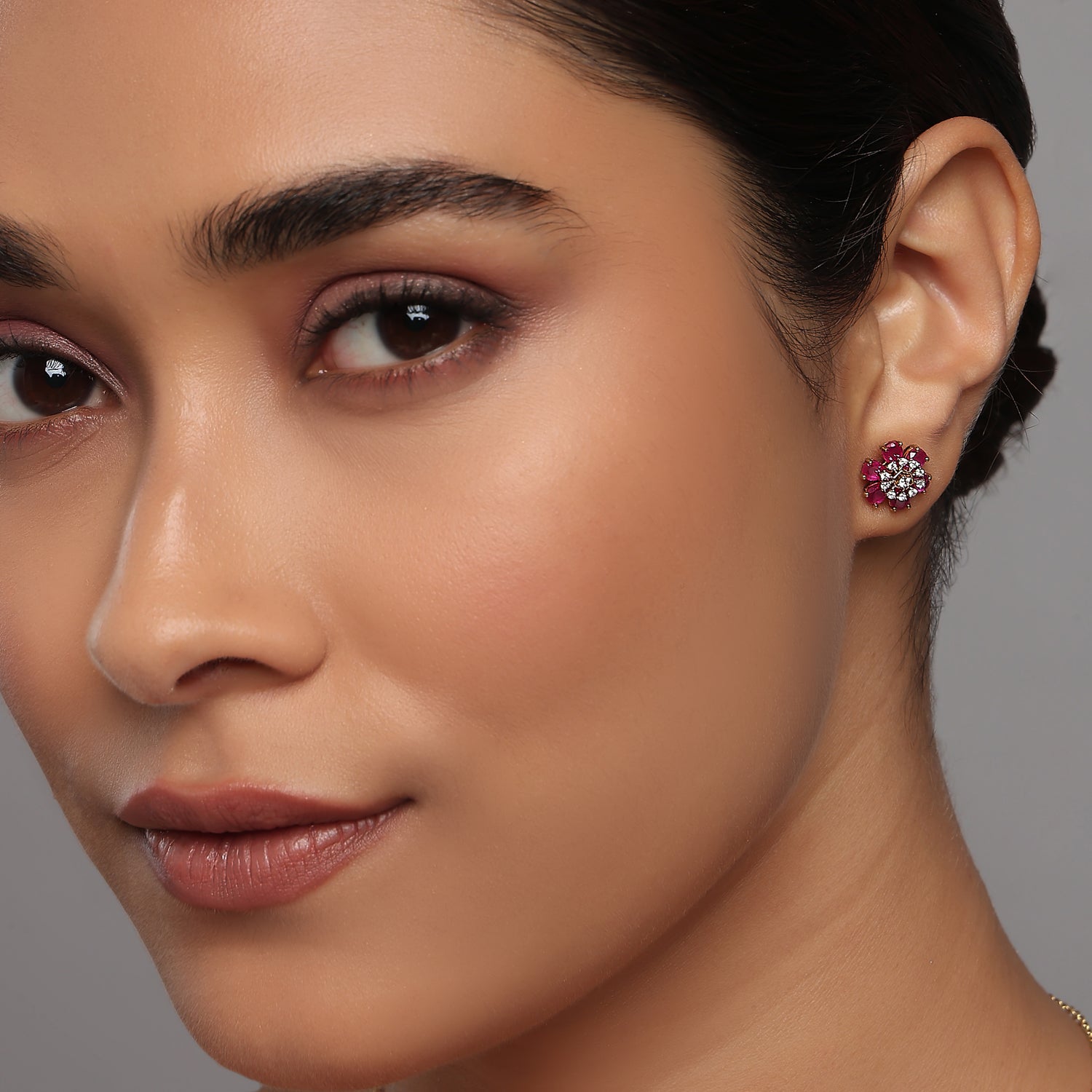 Exquisite Blooming Floral Stud Earrings Featuring a Radiant Glistening Centerpiece