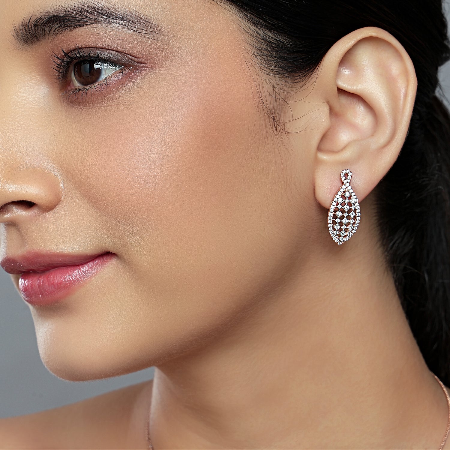 Graceful Lattice Teardrop Drop Earrings for Timeless Elegance