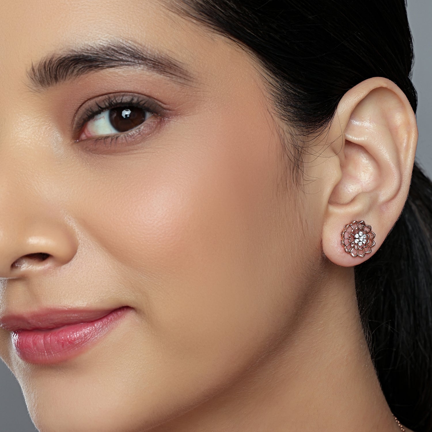 Delicate Floral Stud Earrings with Intricate Lattice Elegance
