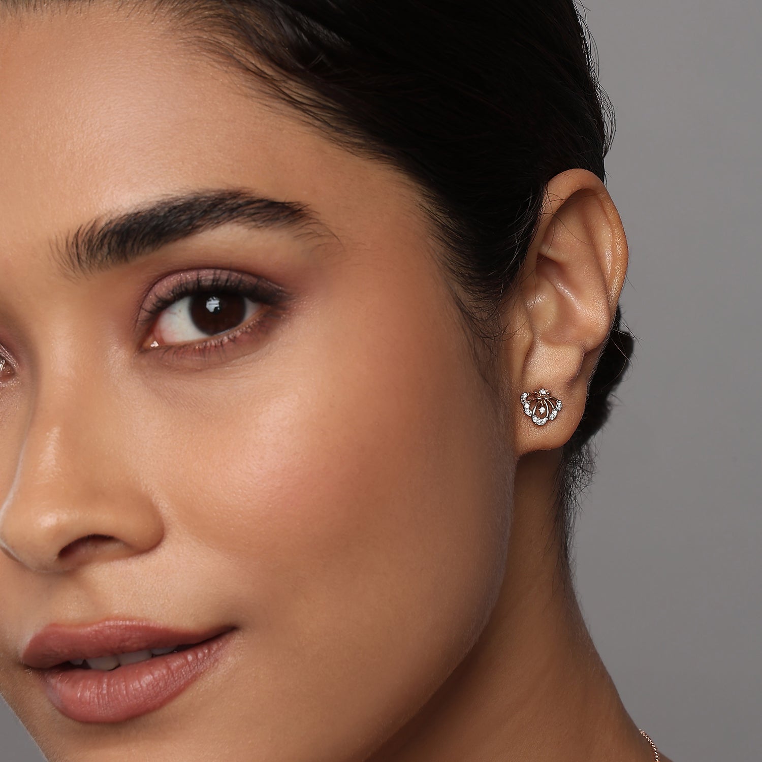 Exquisite Floral Shell Stud Earrings for Timeless Elegance and Grace