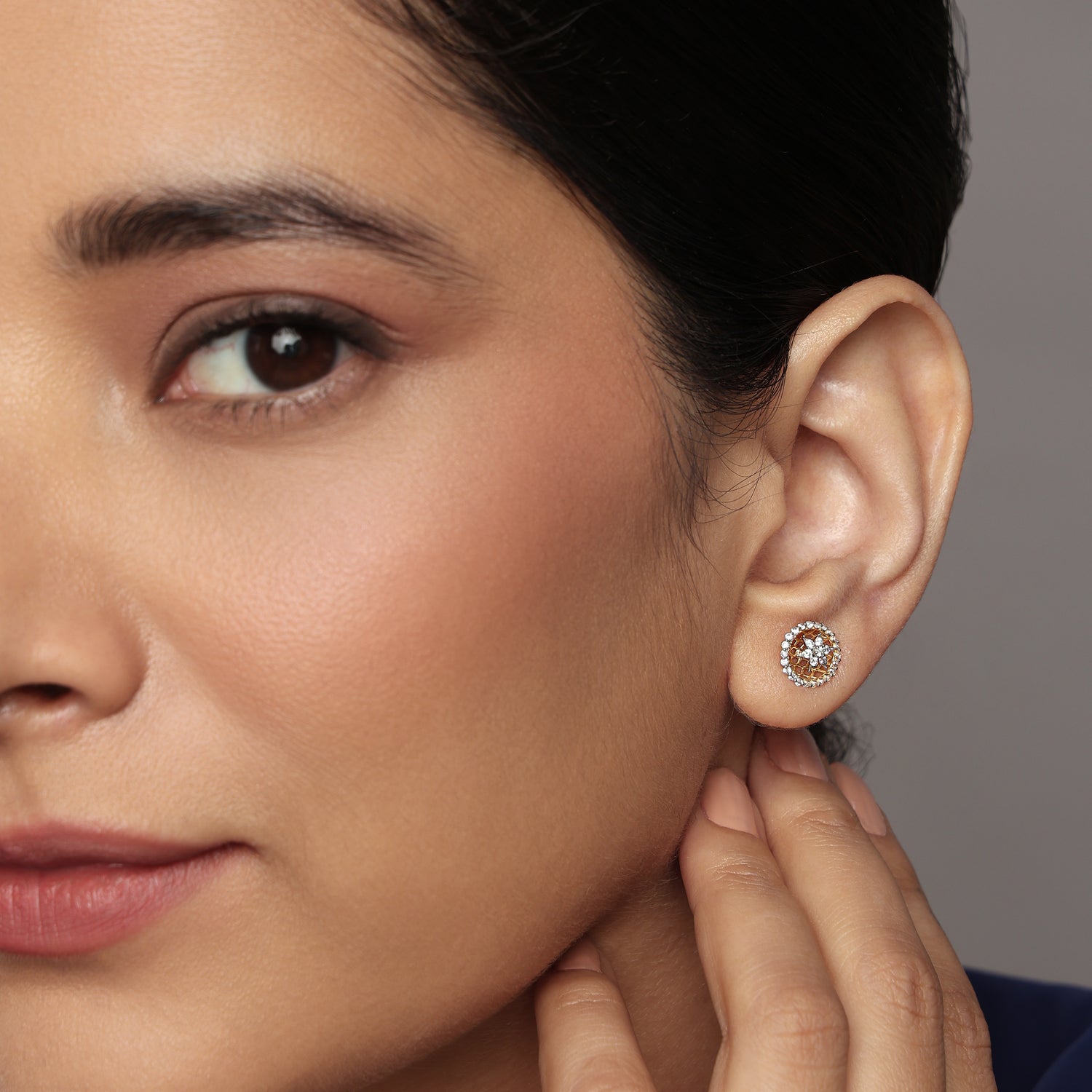 Radiant Lattice Bloom Circular Stud Earrings for Festive Grace