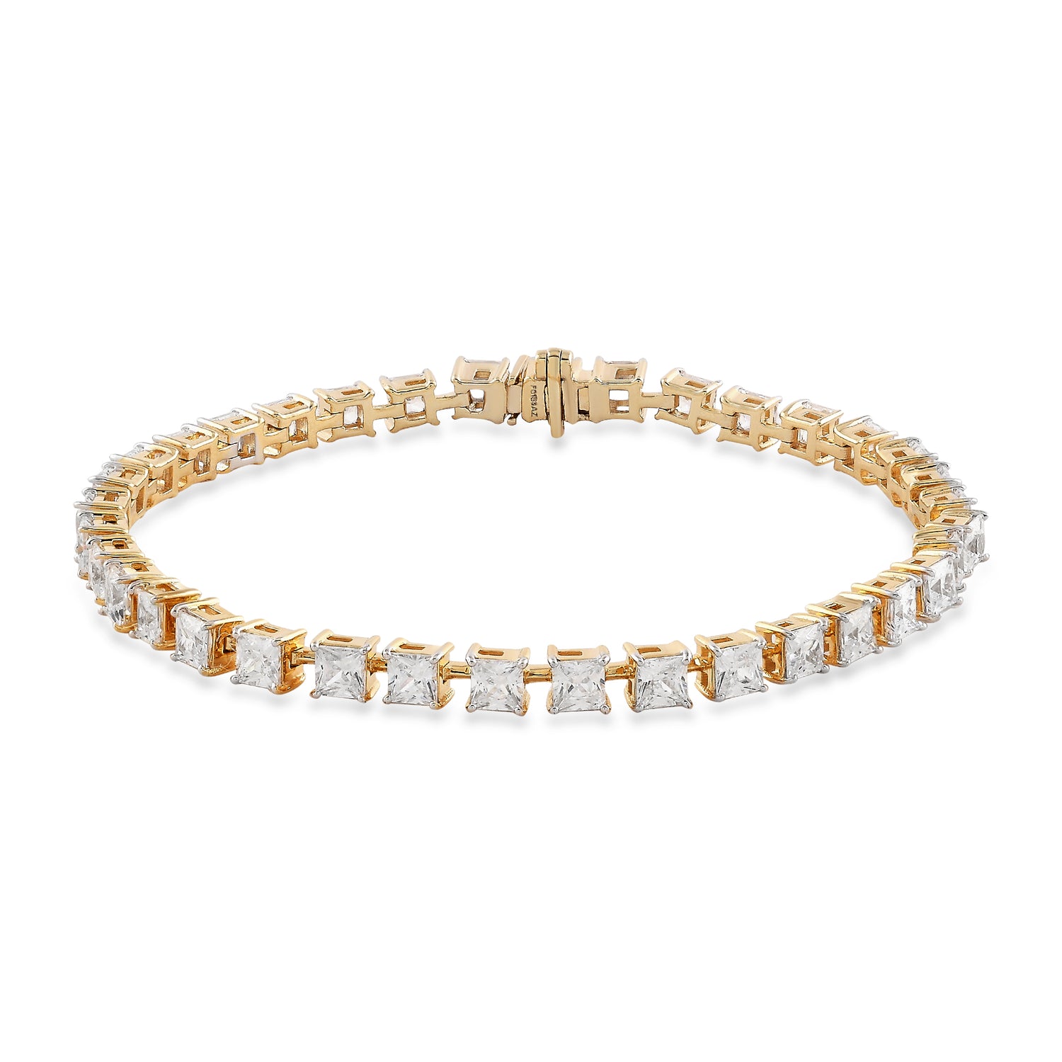 A Regal Line Bracelet Crafted for Graceful Moments and Lasting Elegance