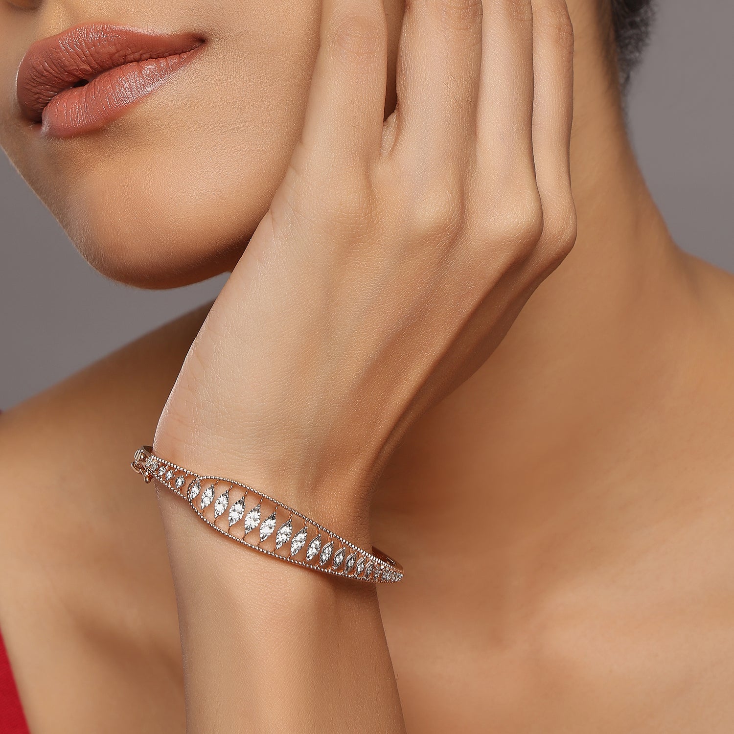 Elegant Teardrop Motif Womens Bangle for Weddings and Celebrations