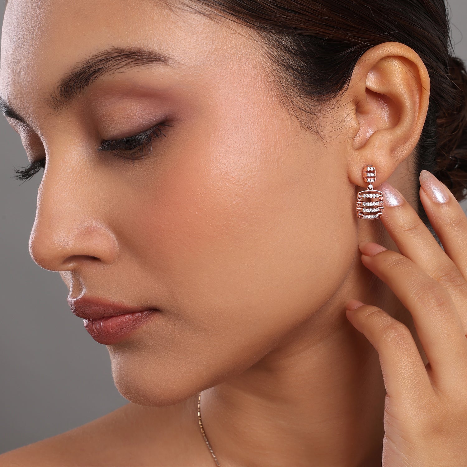 Modern Ladder-Inspired Drop Earrings with Geometric Sparkle