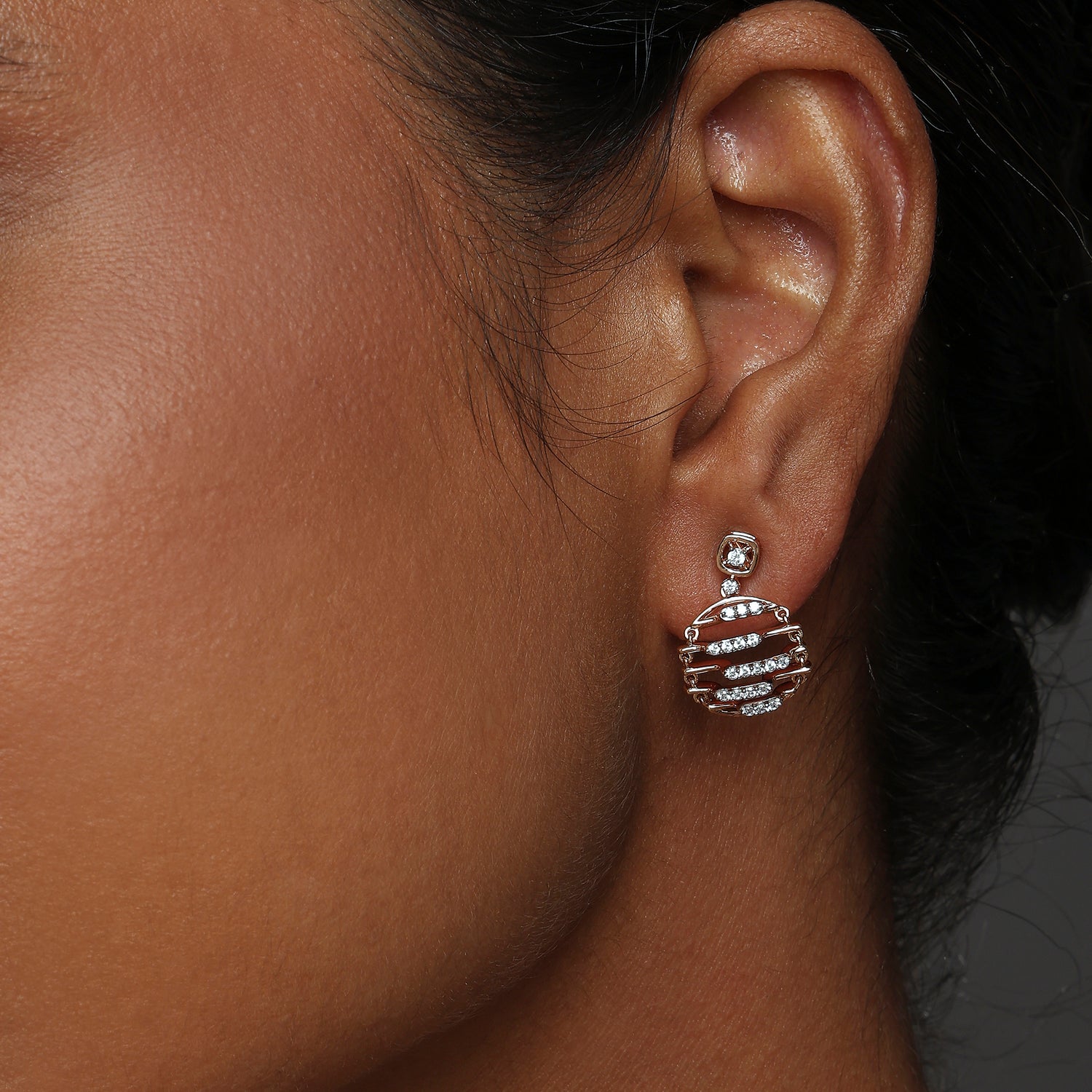 Radiant Round Ladder-Design Drop Earrings with Modern Elegance