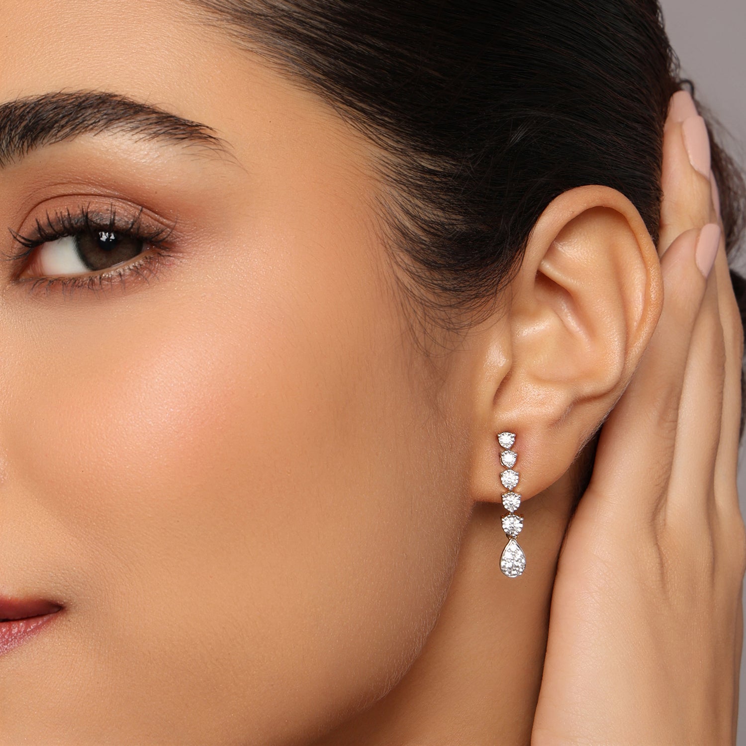 Graduated Drop Earrings with Teardrop Finish