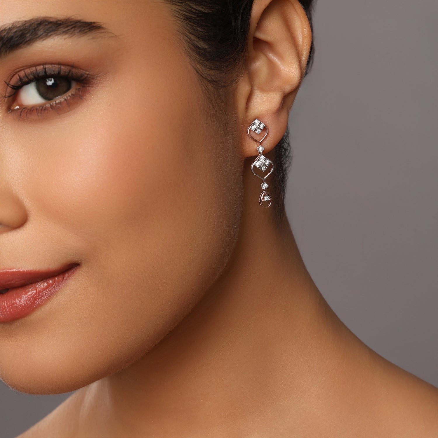 Geometric Drop Earrings with Interlinked Diamond Motifs