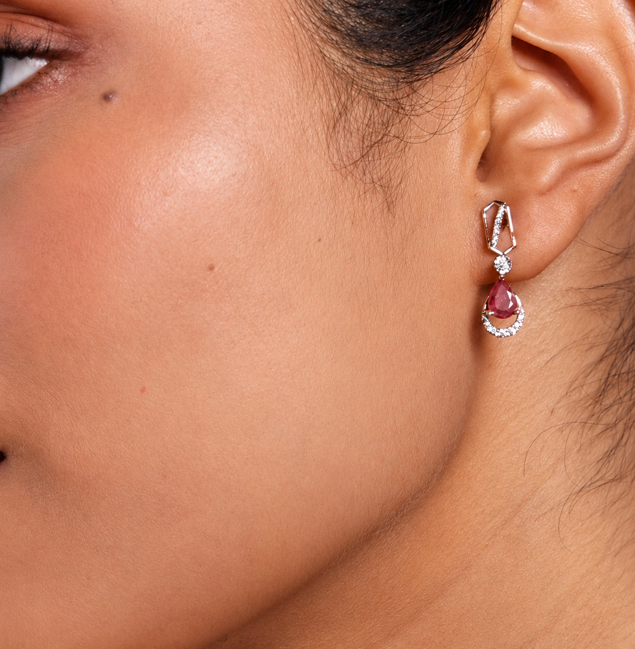 Enchanted Geometric Silhouette Drop Earrings Featuring Vibrant Pear-Cut Accents