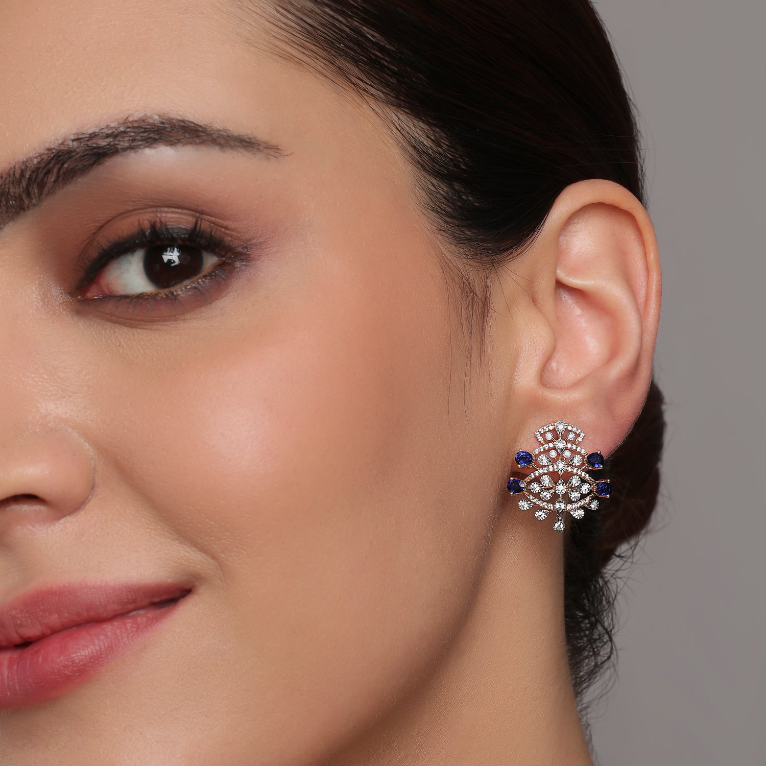 Elegant Fan-Inspired Earrings with Layered Filigree and Gem Detailing