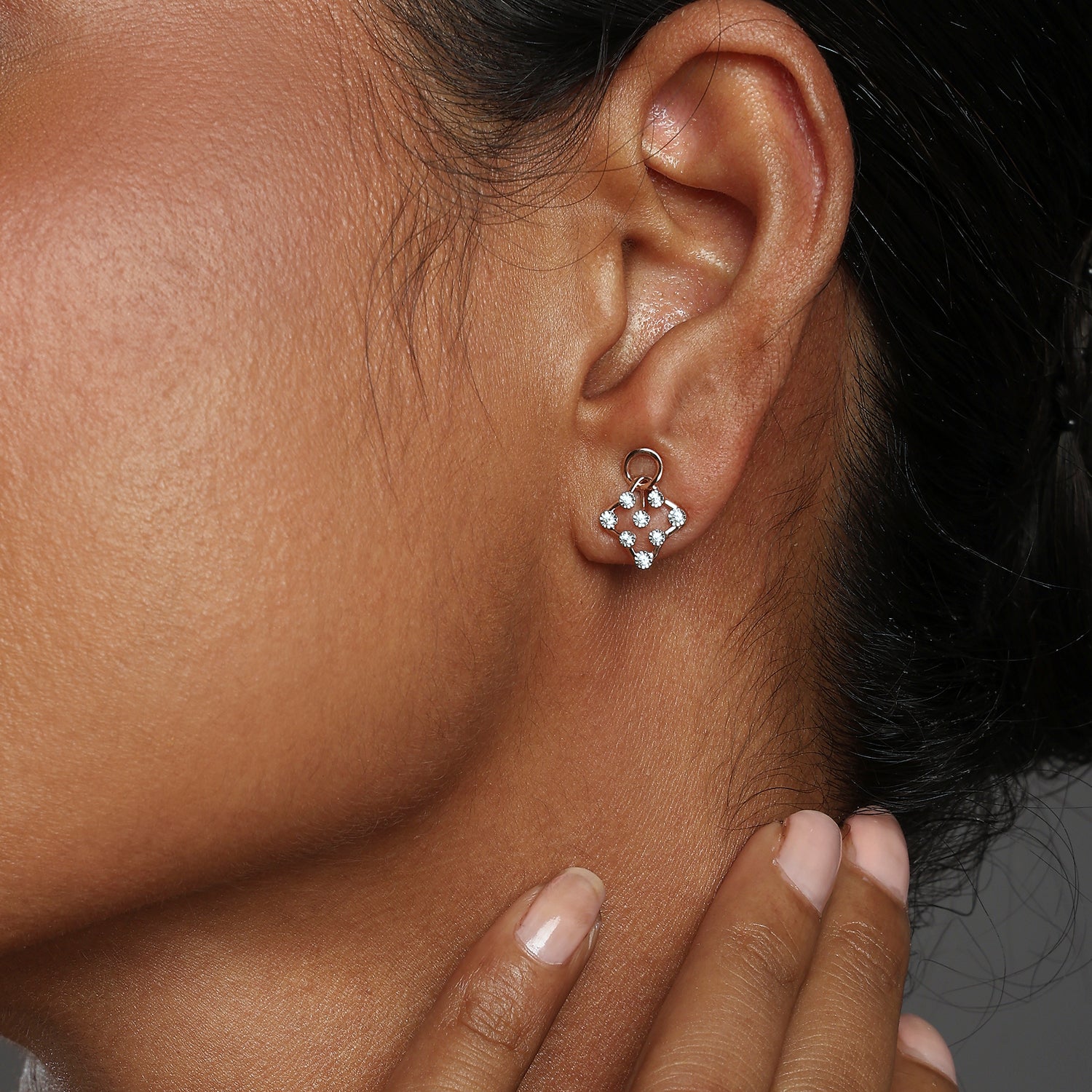 Geometric Drop Earrings with Delicate Detailing