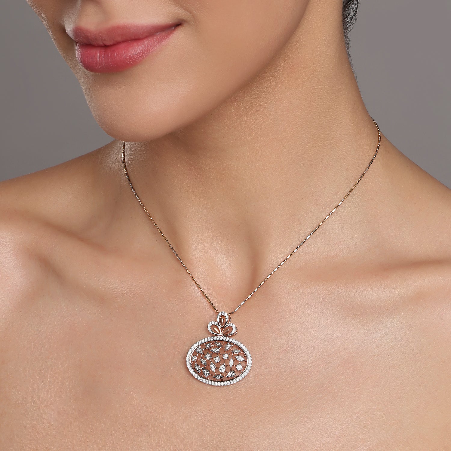 Elegant Oval Lattice Statement Pendant