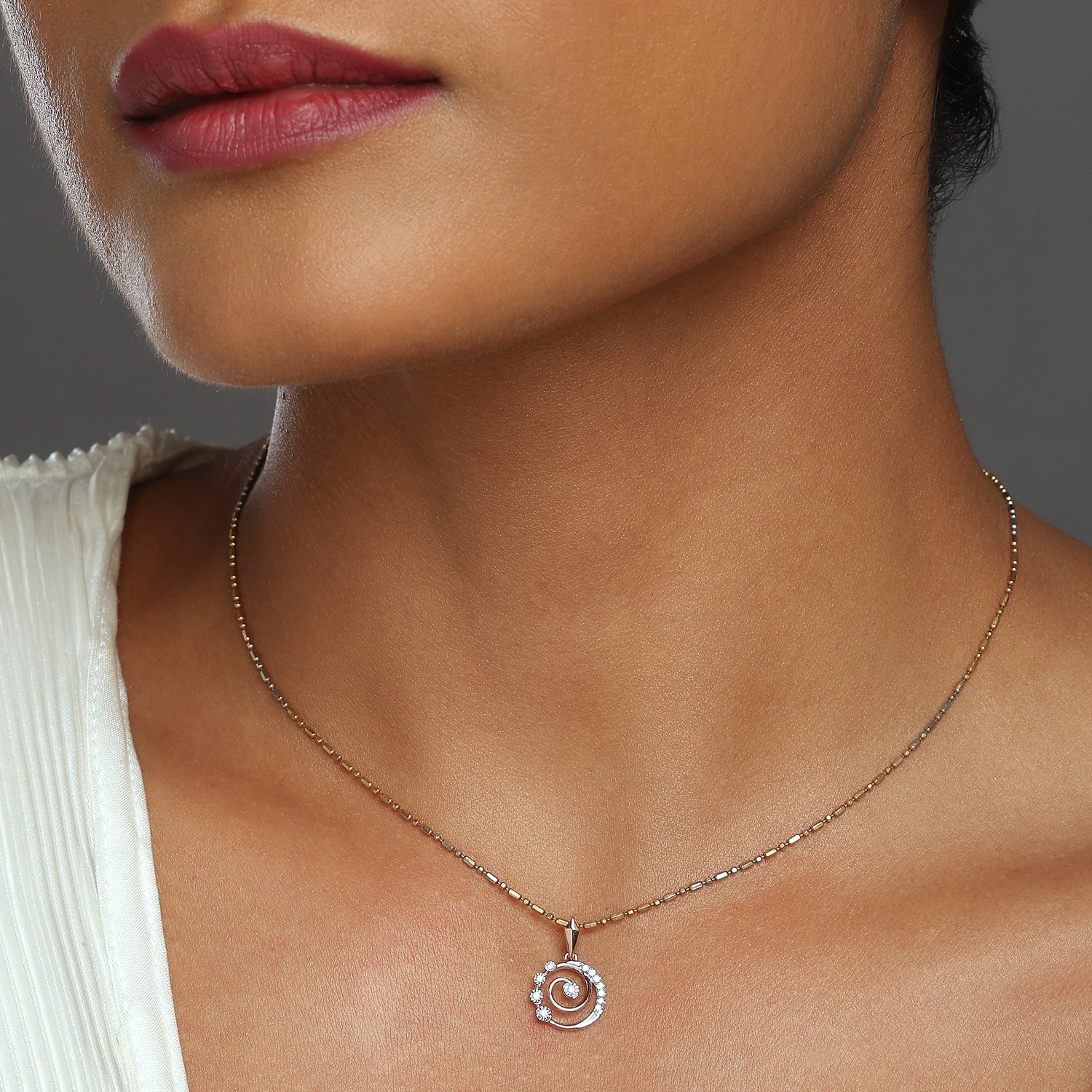Spiral Radiance Pendant with Modern Swirl Design