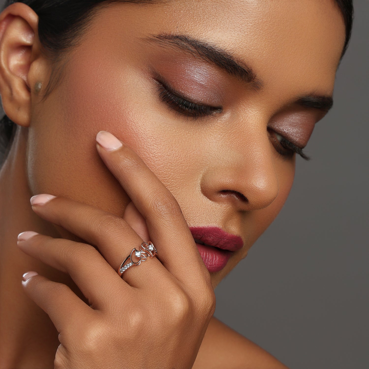Dual Heart Motif Ring With Elegant Crossover Design