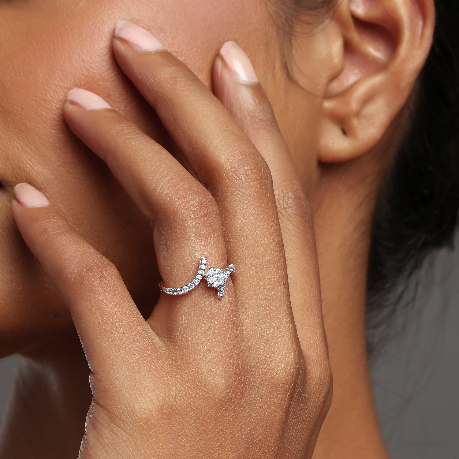 Twisted Floral Accent Ring for Women