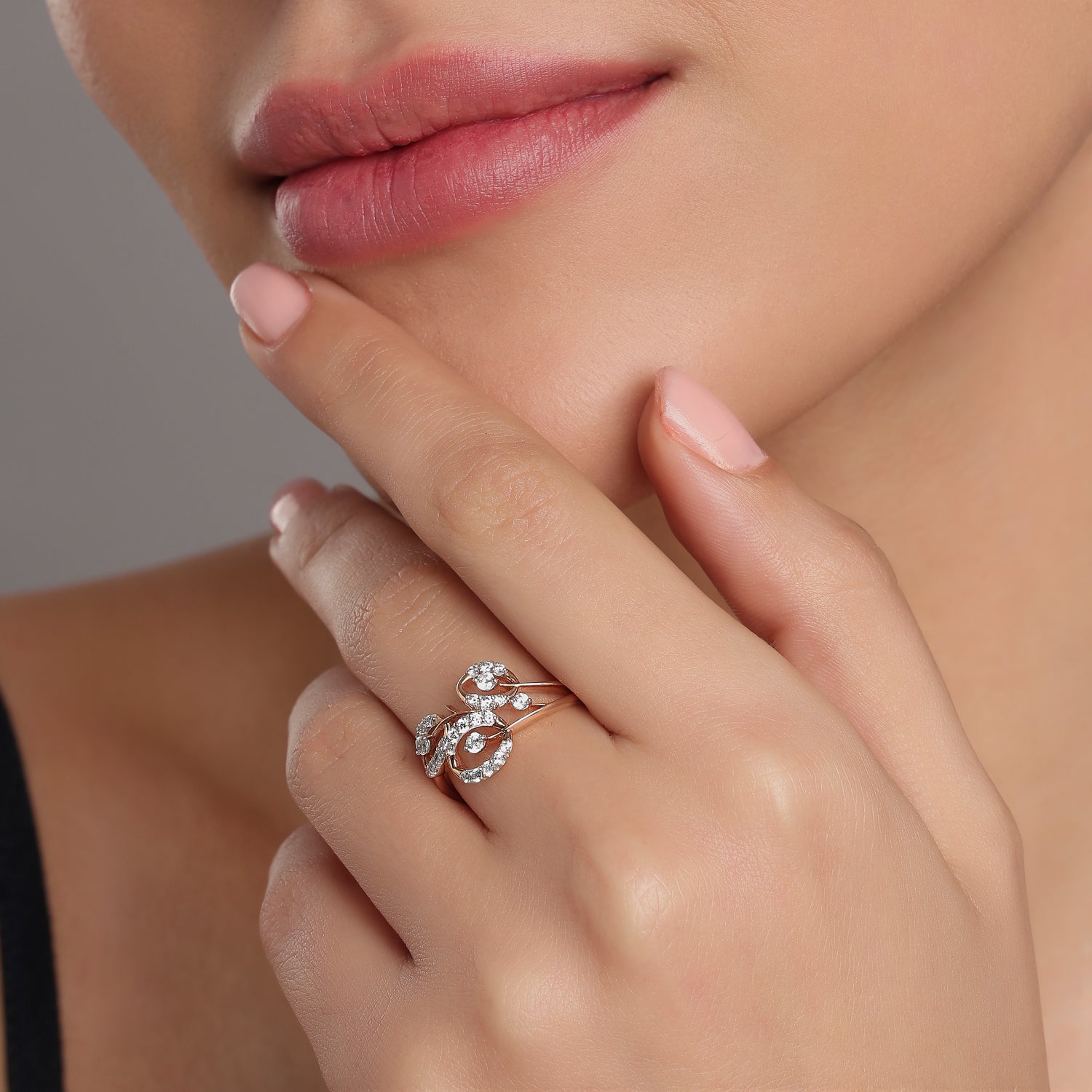 Graceful Vine-Inspired Diamond Ring in Rose Gold