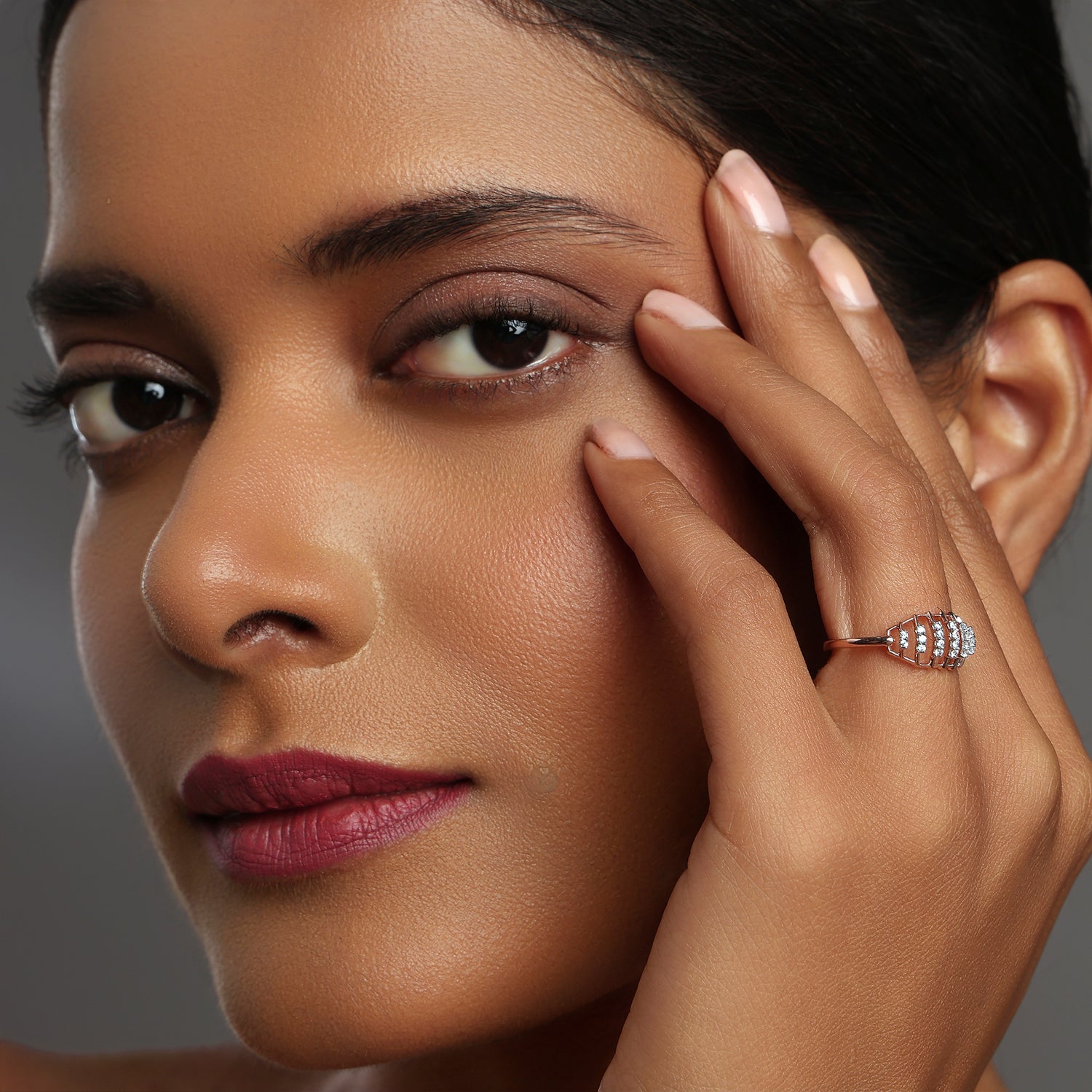 Contemporary Bar-Set Cage Ring With Geometric Detailing