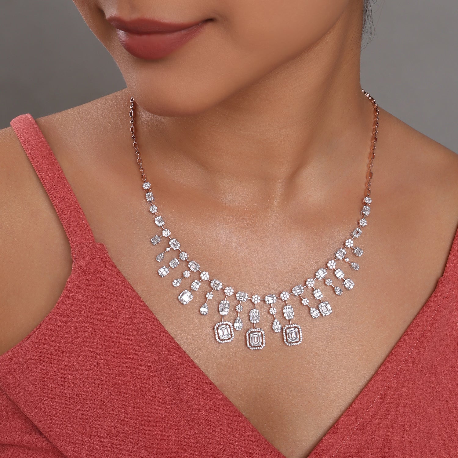 A Luminous Cascade of Grace in a Refined Statement Necklace