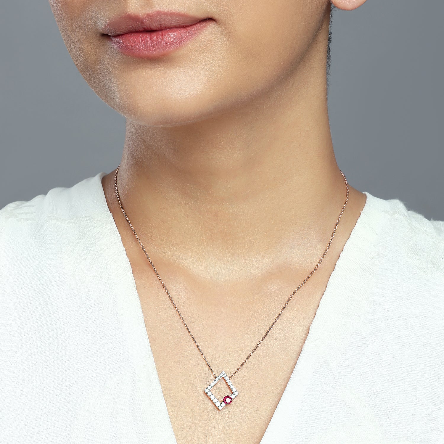 Elegant Open Diamond-Shaped Pendant Necklace with Asymmetric Accent