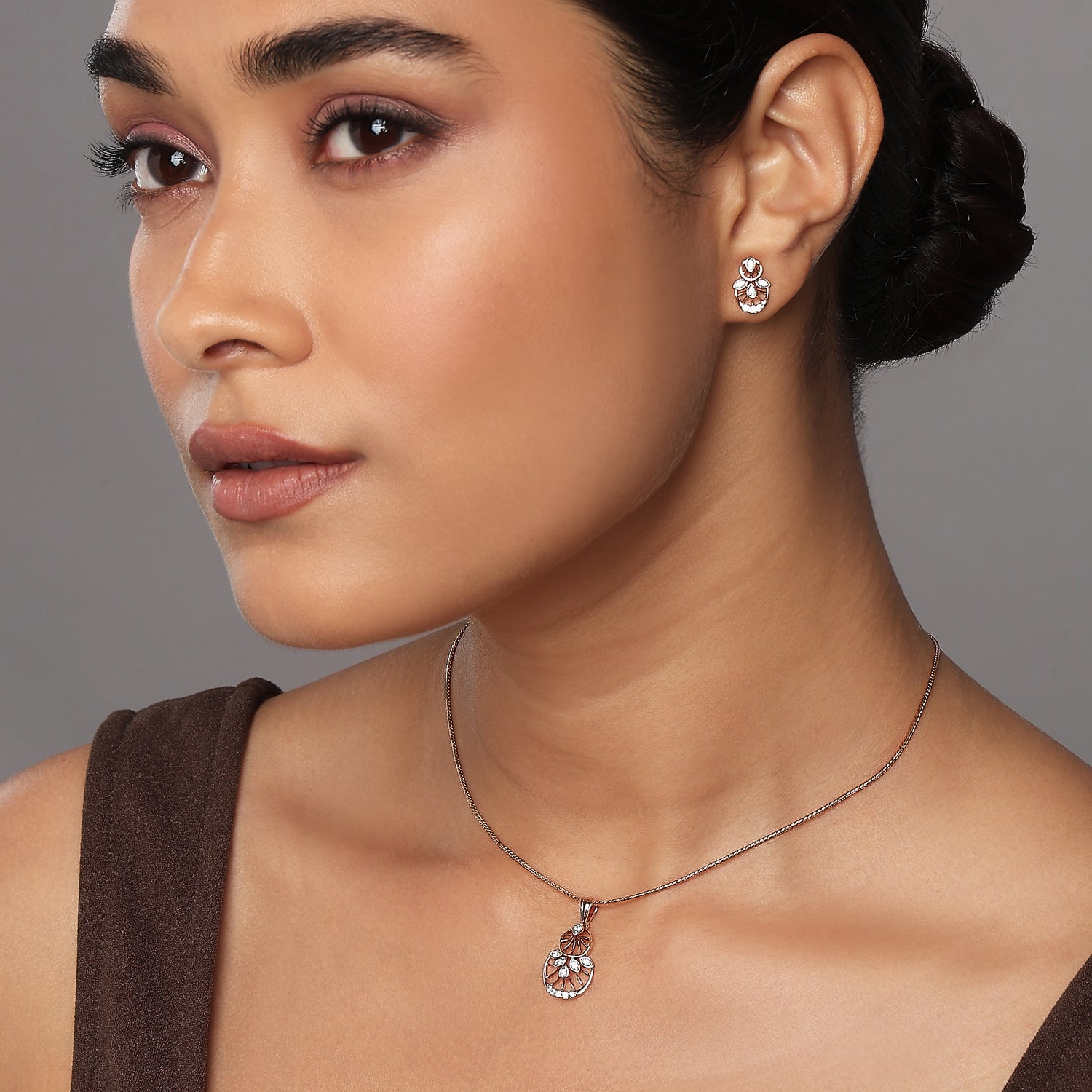 Enchanted Radiant Geometric Filigree Pendant and Matching Stud Earrings Set