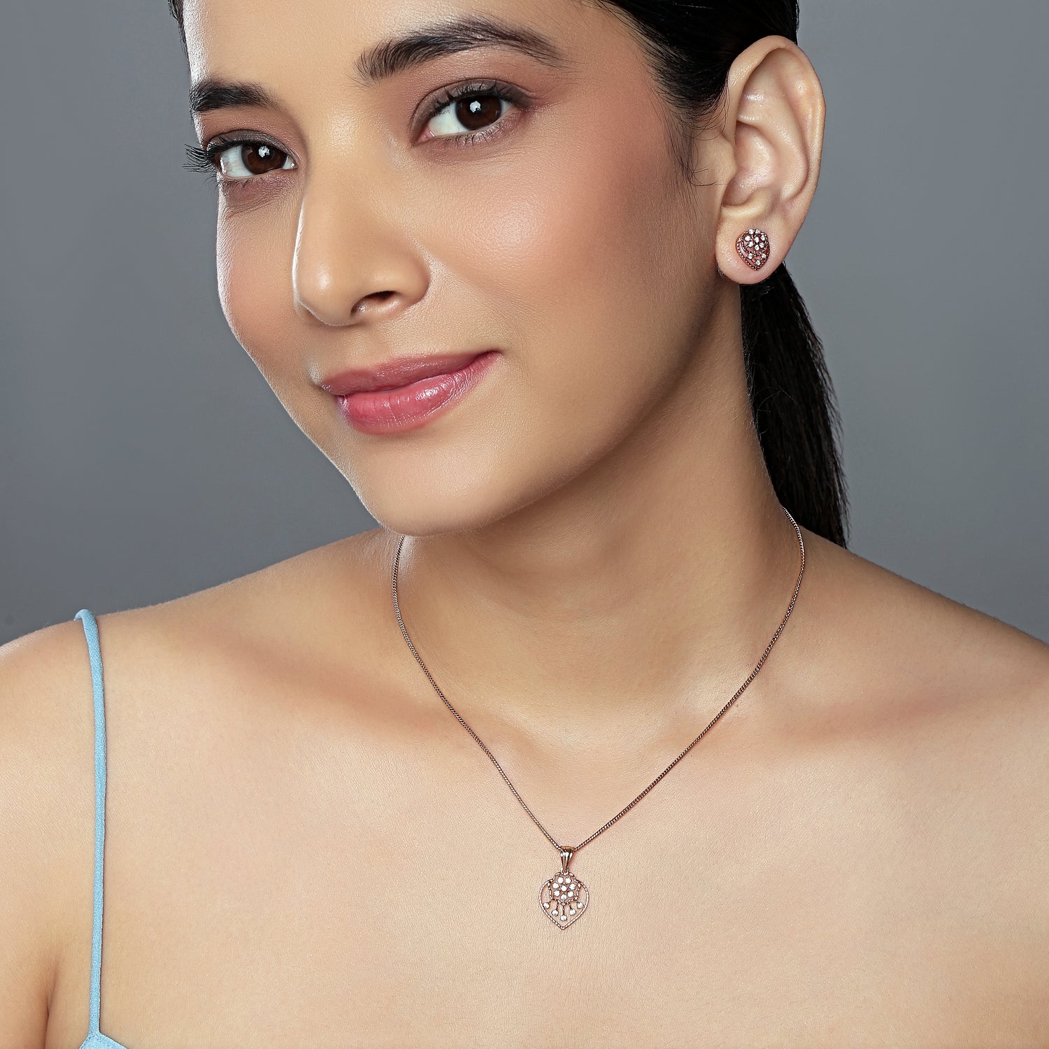 Graceful Floral Openwork Pendant and Matching Stud Earrings Jewelry Set