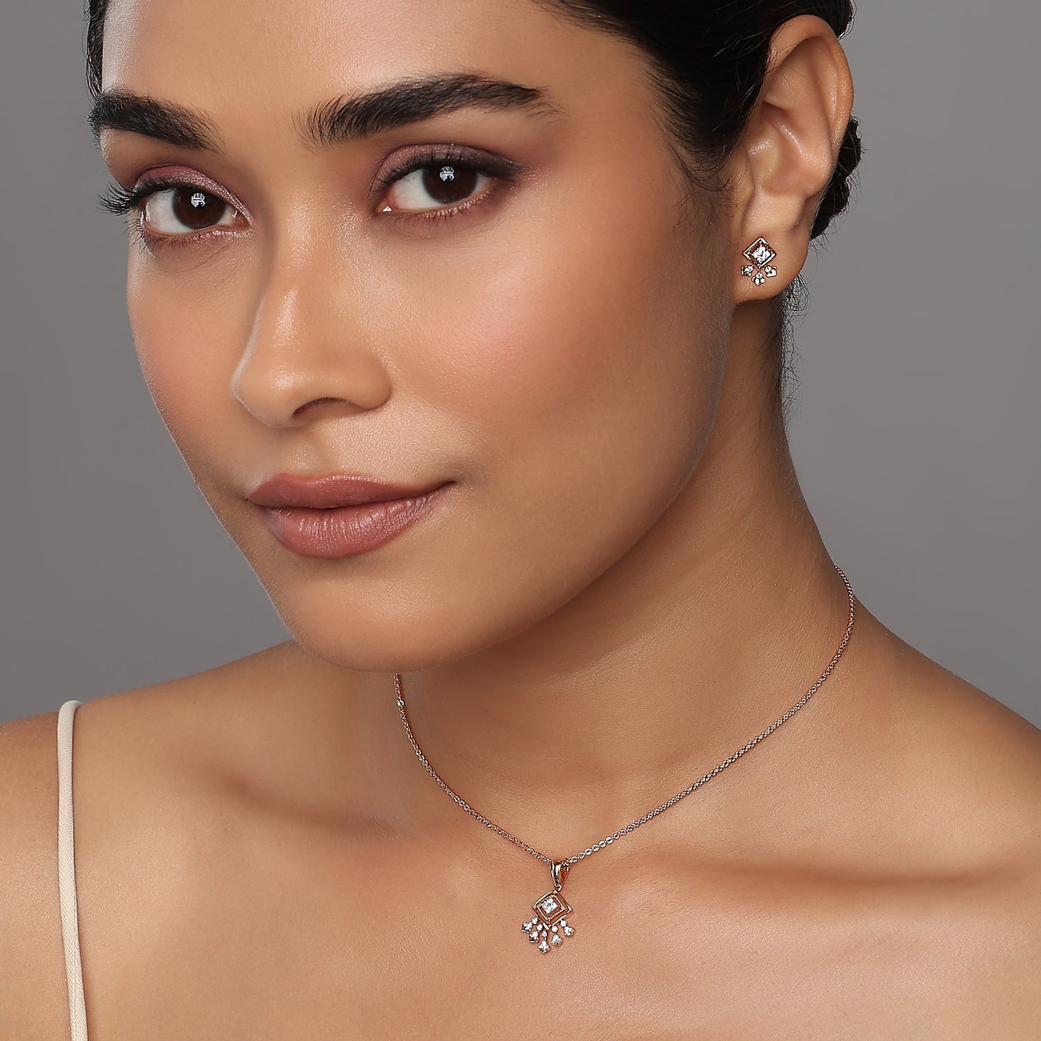 Elegant Geometric Pendant and Stud Earrings Set for Timeless Grace