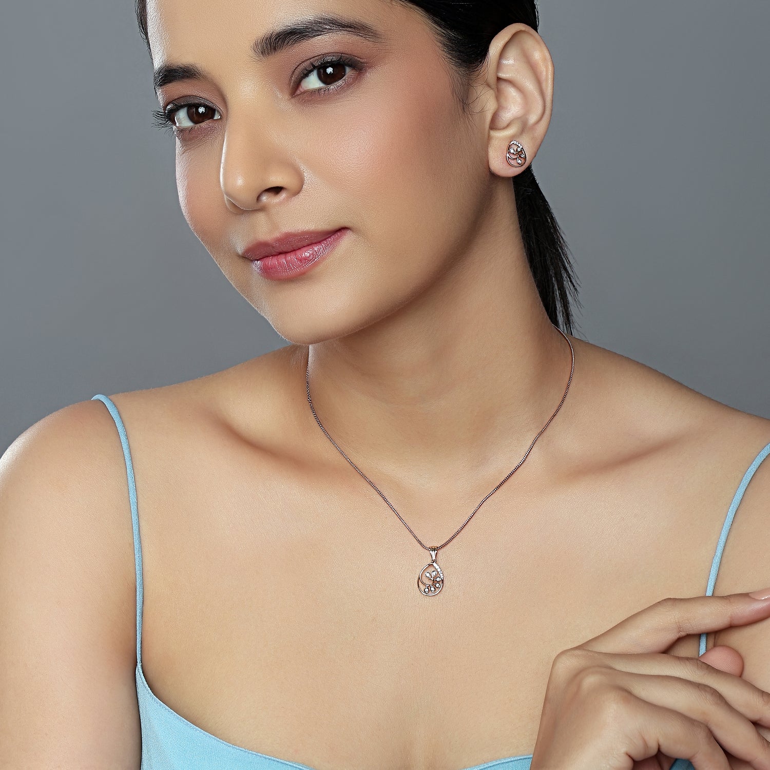 Graceful Floral Teardrop Pendant and Matching Stud Earrings Jewelry Set