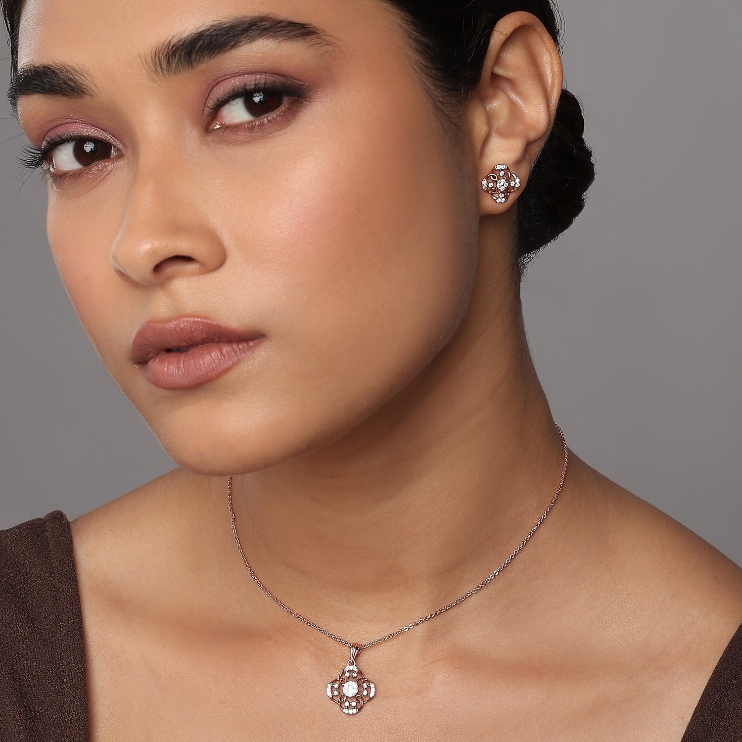 Elegant Roseate Floral Filigree Pendant and Stud Earring Jewelry Set