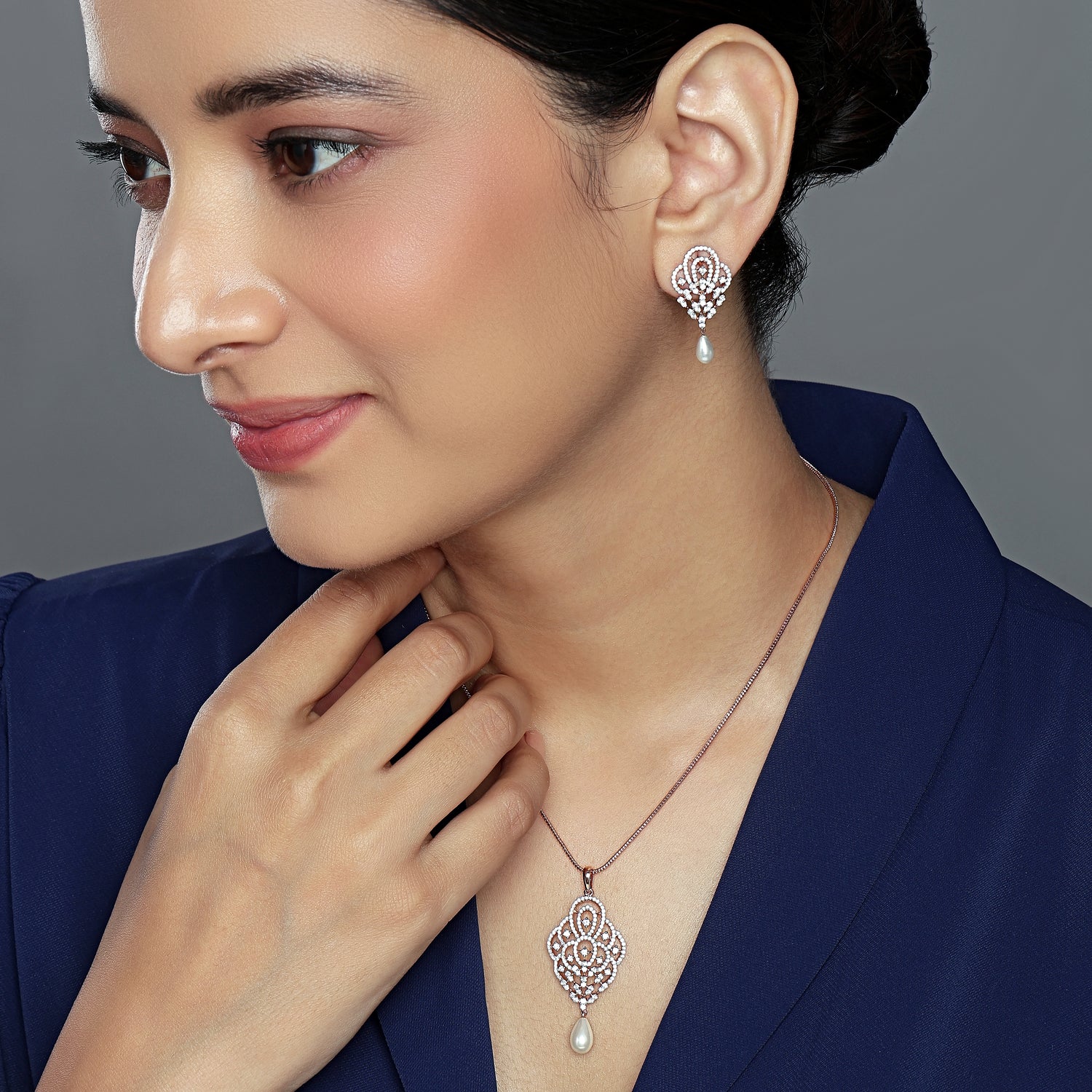 Radiant Filigree Lace Pendant and Drop Earring Set with Pearls