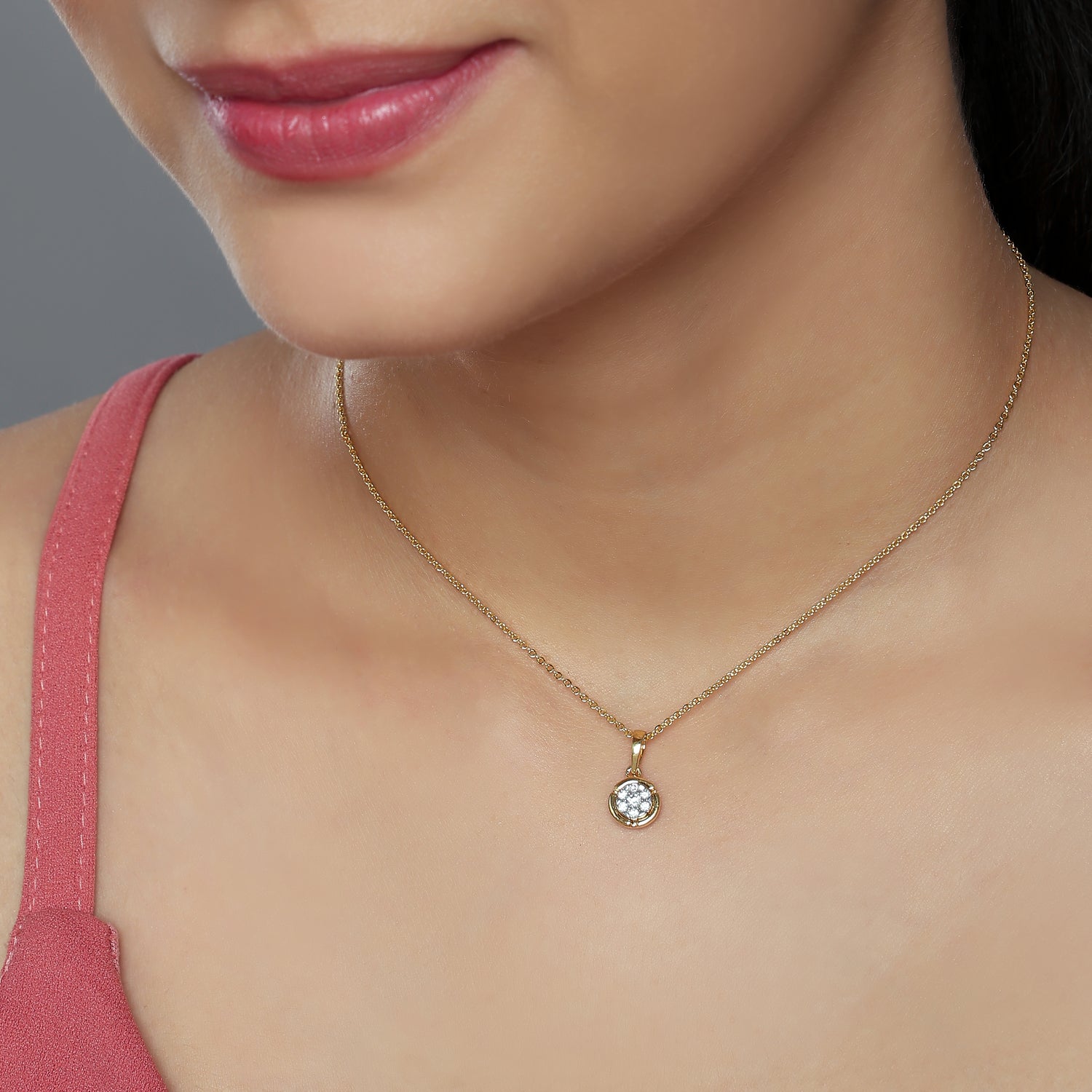 Golden Aura Circular Halo Pendant for Subtle Sophistication