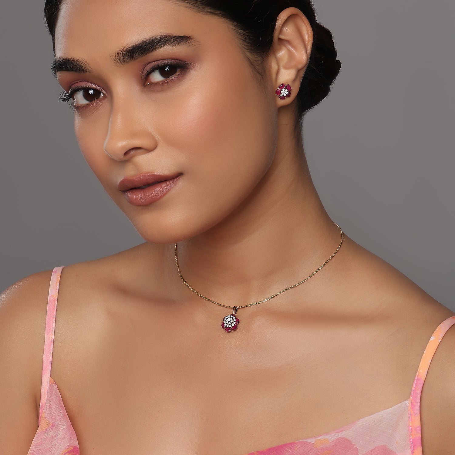 Elegant Radiant Floral Bloom Pendant And Matching Earring Jewelry Set