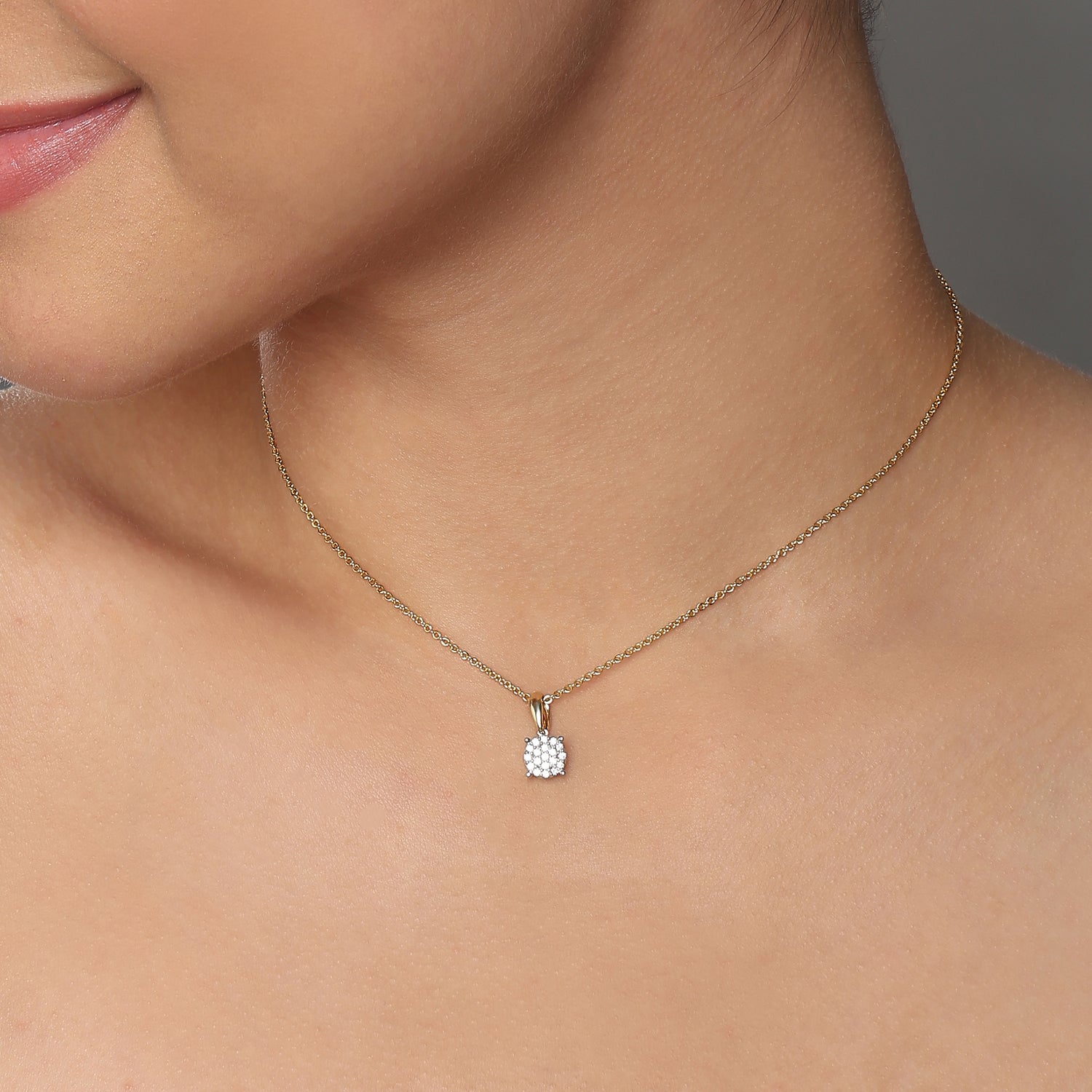 A Timeless Solitaire-Style Pendant with Subtle Brilliance