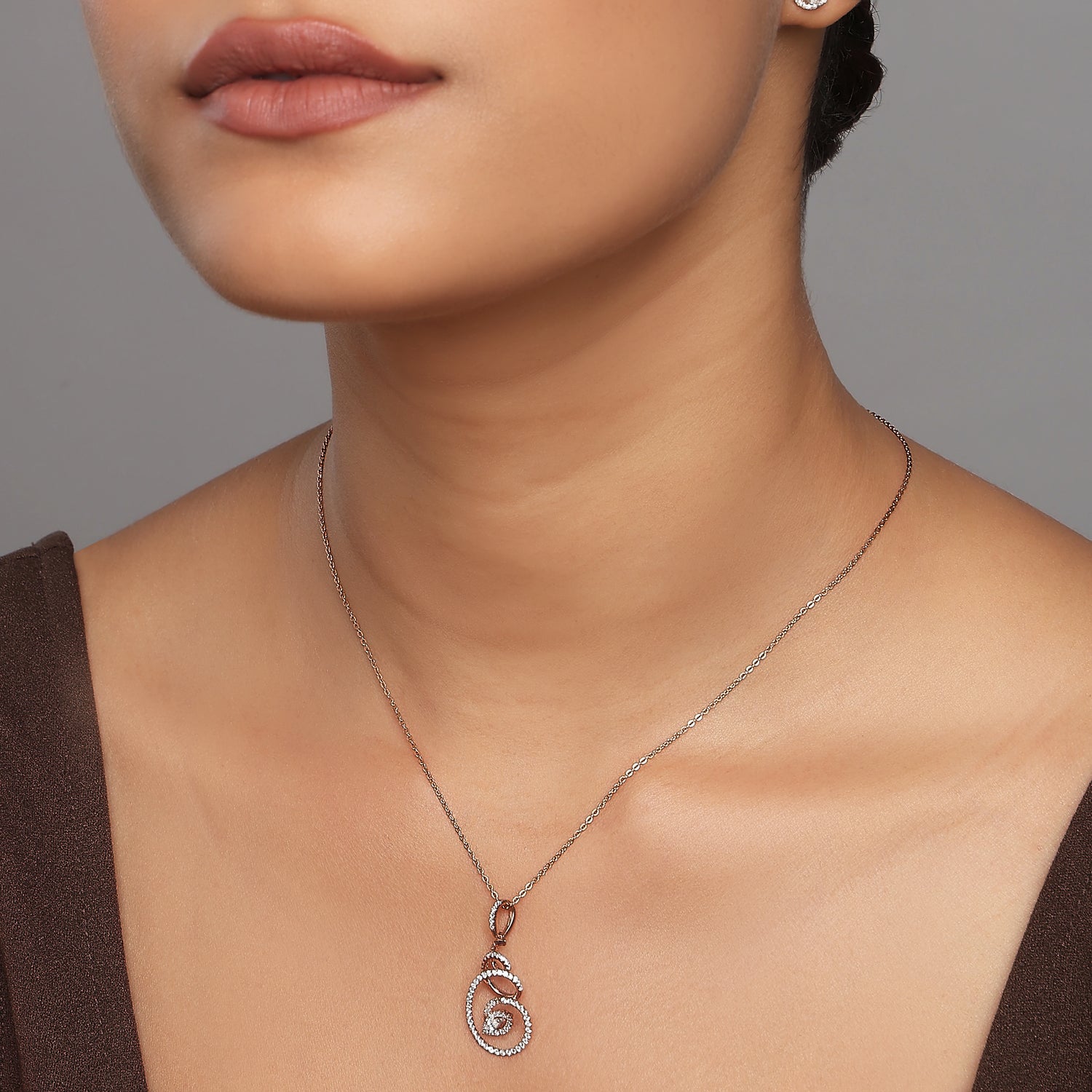 Graceful Swirl Drop Pendant for Modern Elegance