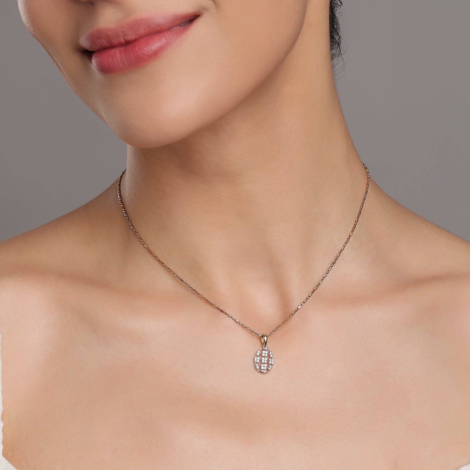 A Graceful Oval Floral Pendant Designed for Timeless Charm