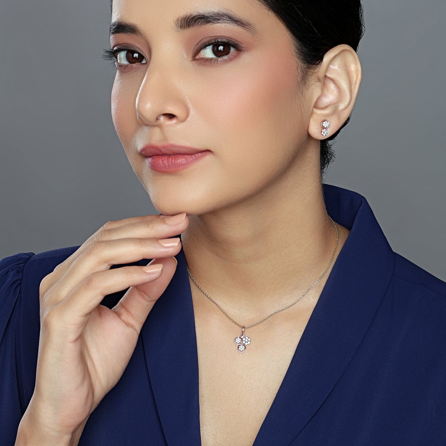 Exquisite Floral Symphony Sparkling Pendant and Matching Stud Earrings Set