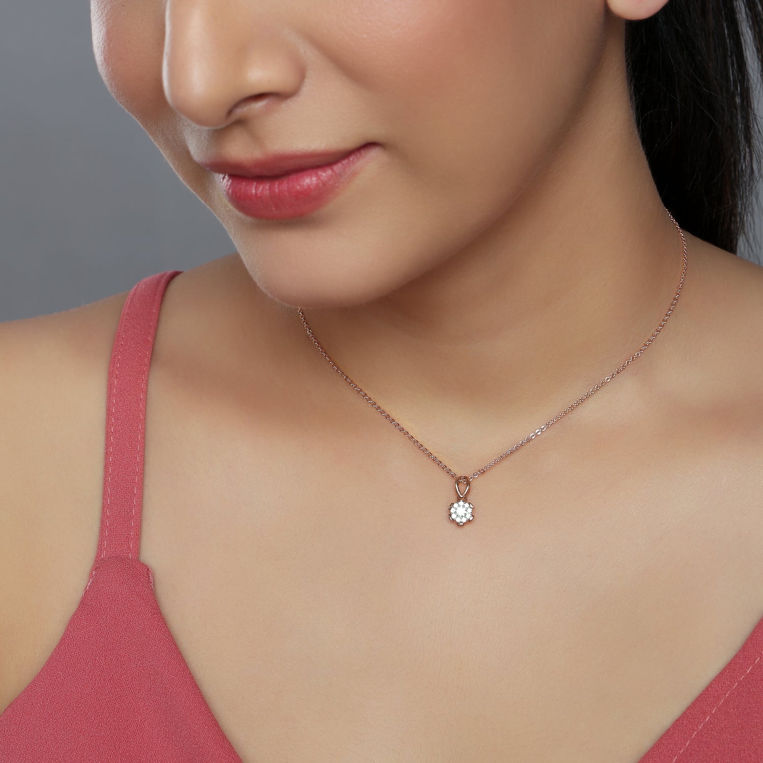 A Timeless Cluster Pendant for Graceful Moments