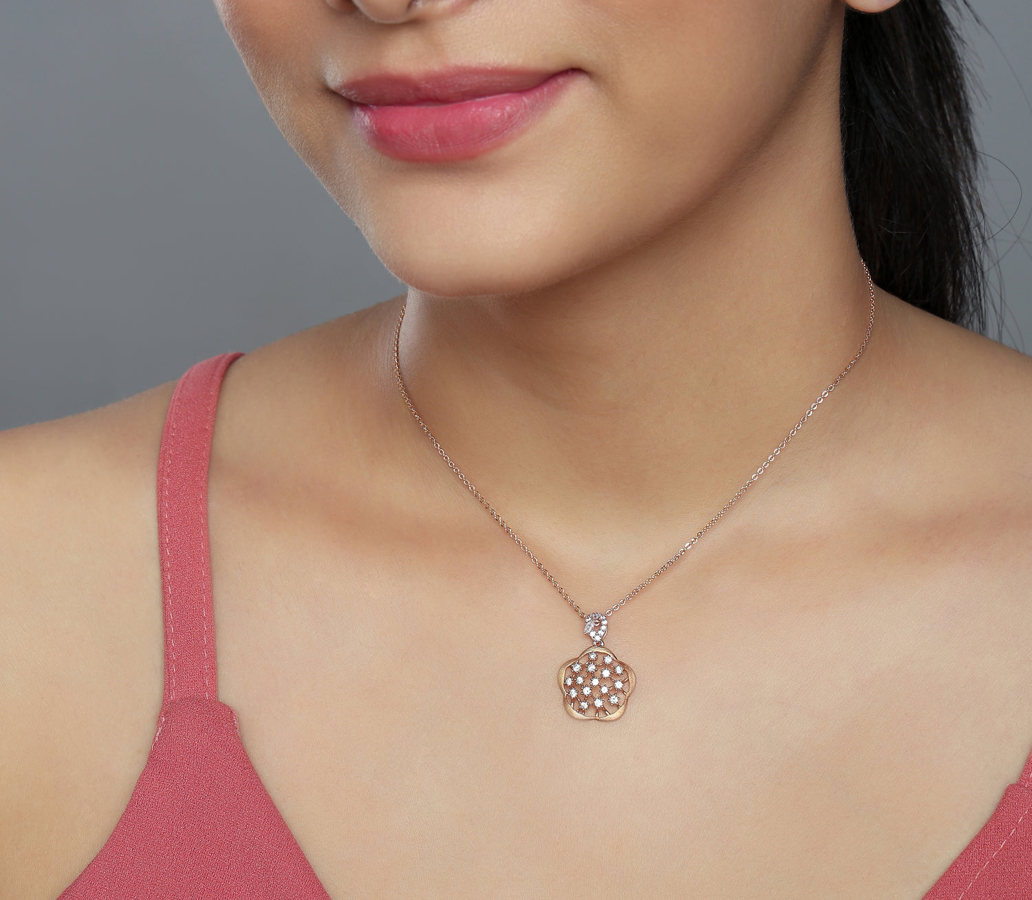 An Enchanting Openwork Floral Pendant with Lattice Detailing