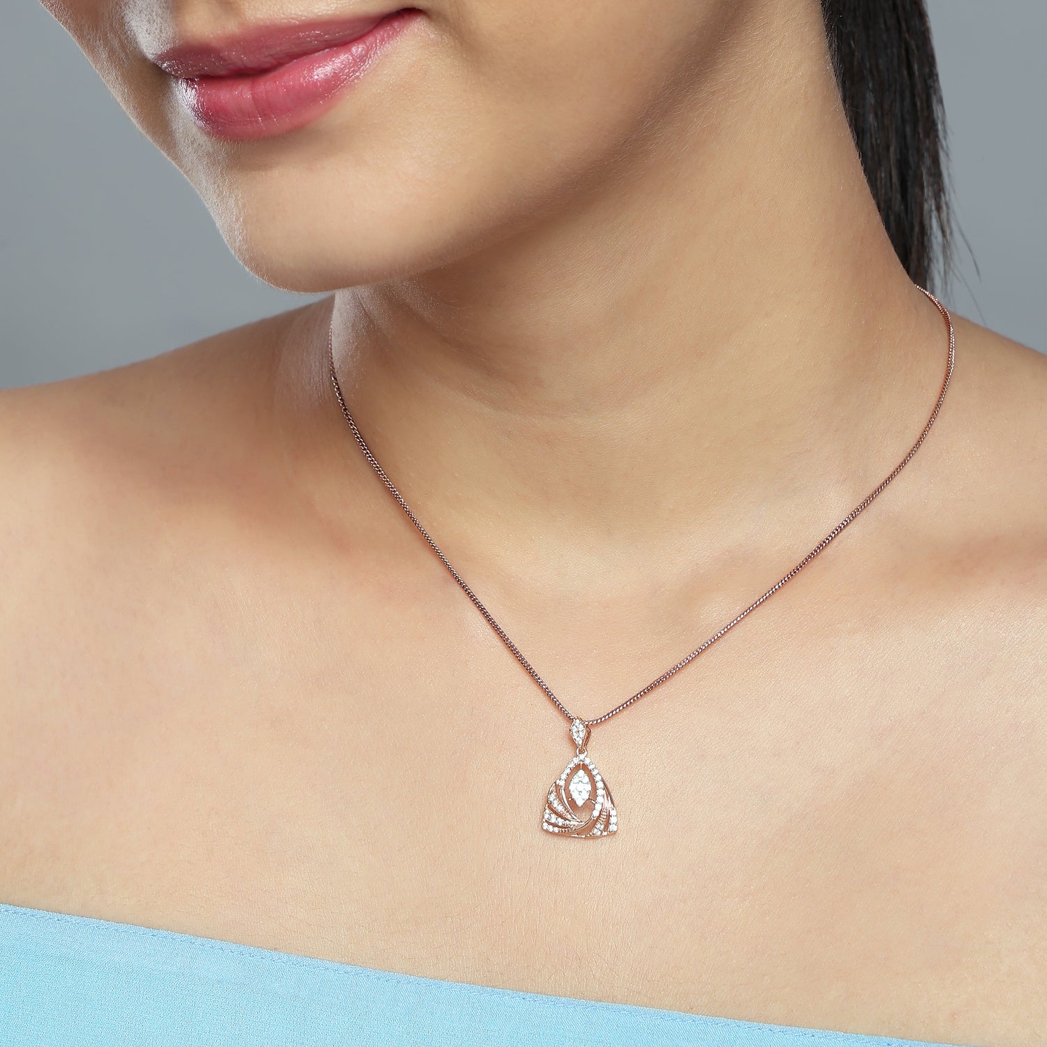 Ethereal Trinity Loop Pendant with Sculpted Elegance