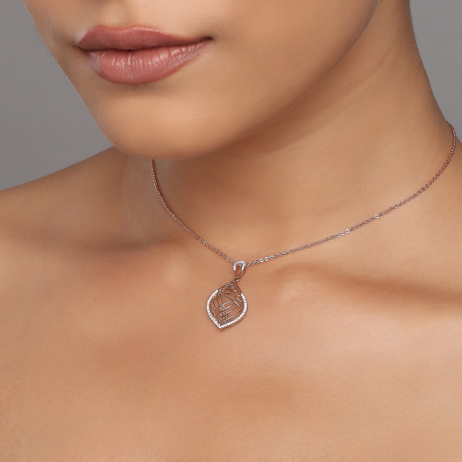 Elegant Roseate Lattice Pendant With Shimmering Halo For Women