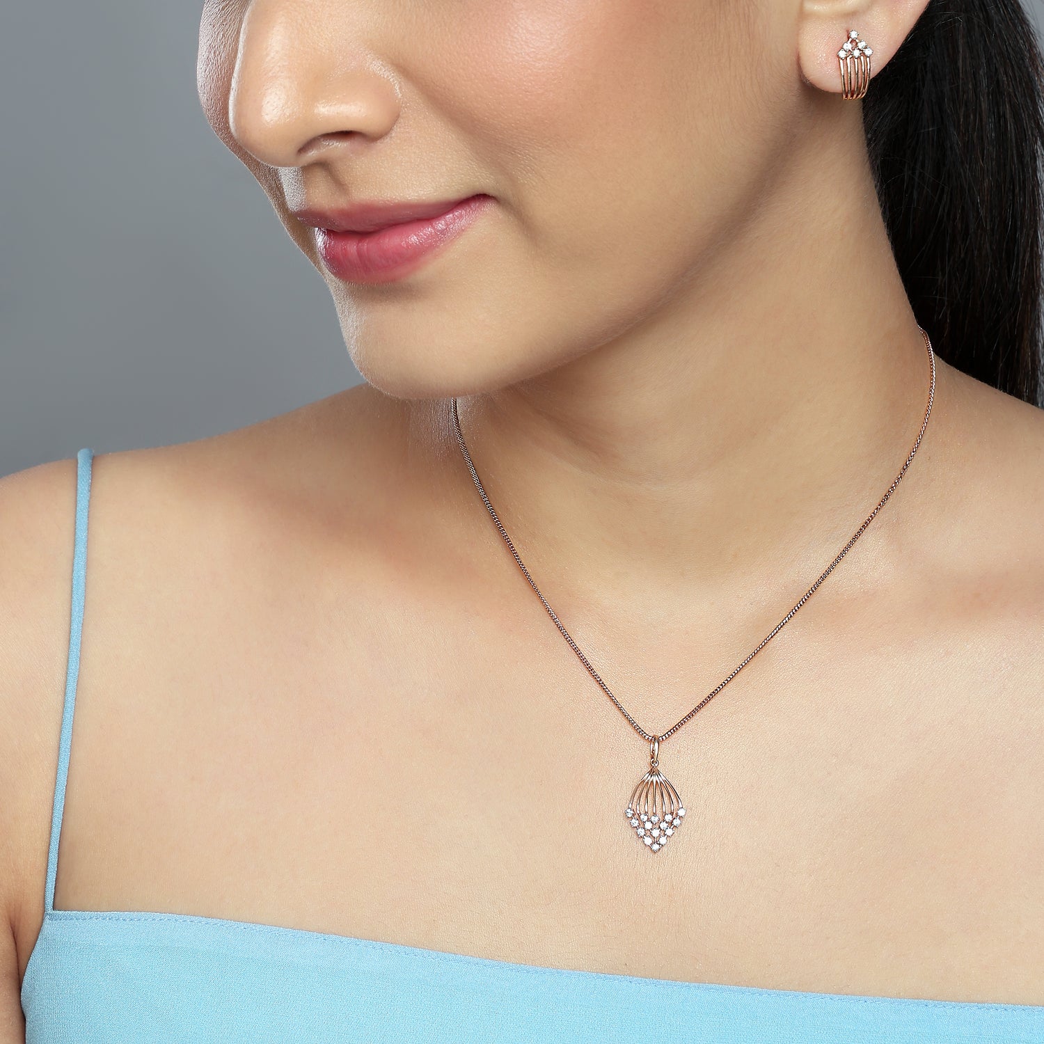 Graceful Falling Petals Pendant with Fluid Contemporary Charm