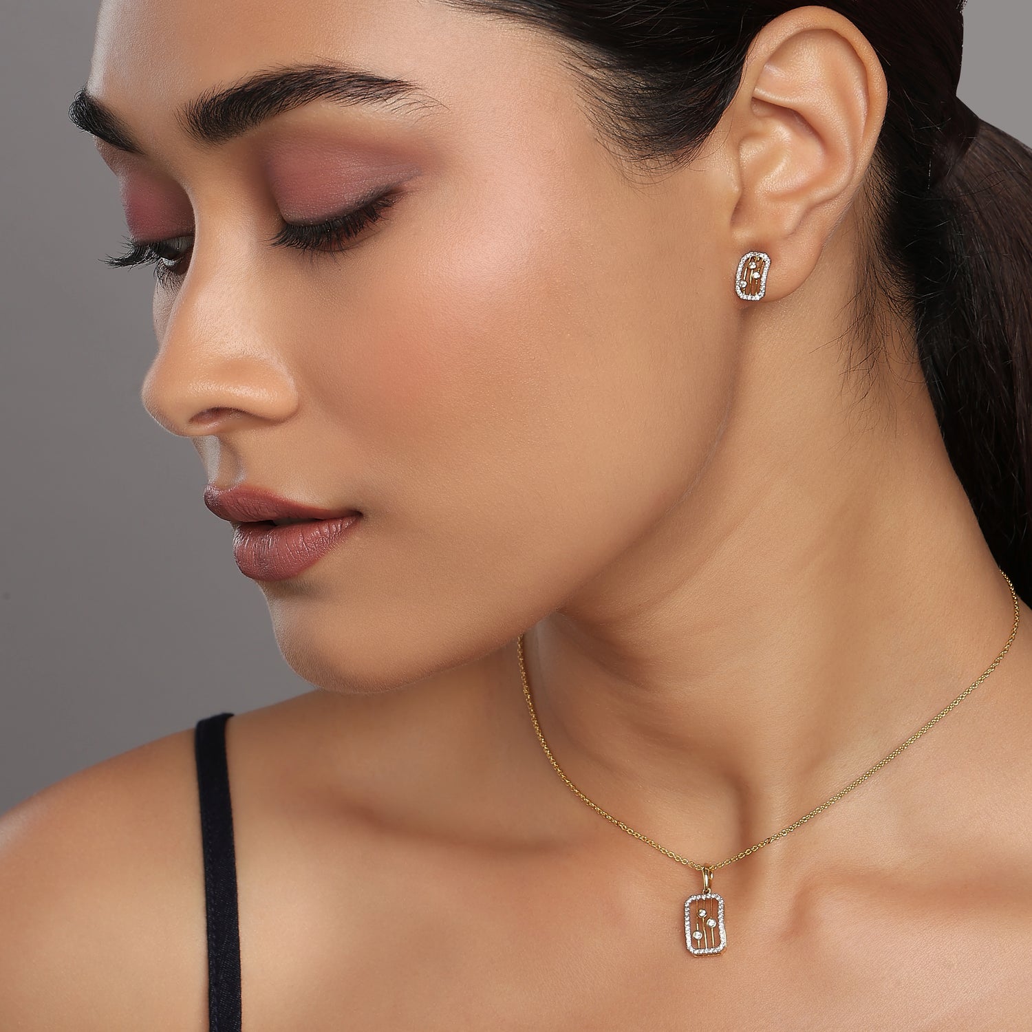 Radiant Geometric Frame Pendant and Stud Earrings Jewelry Set