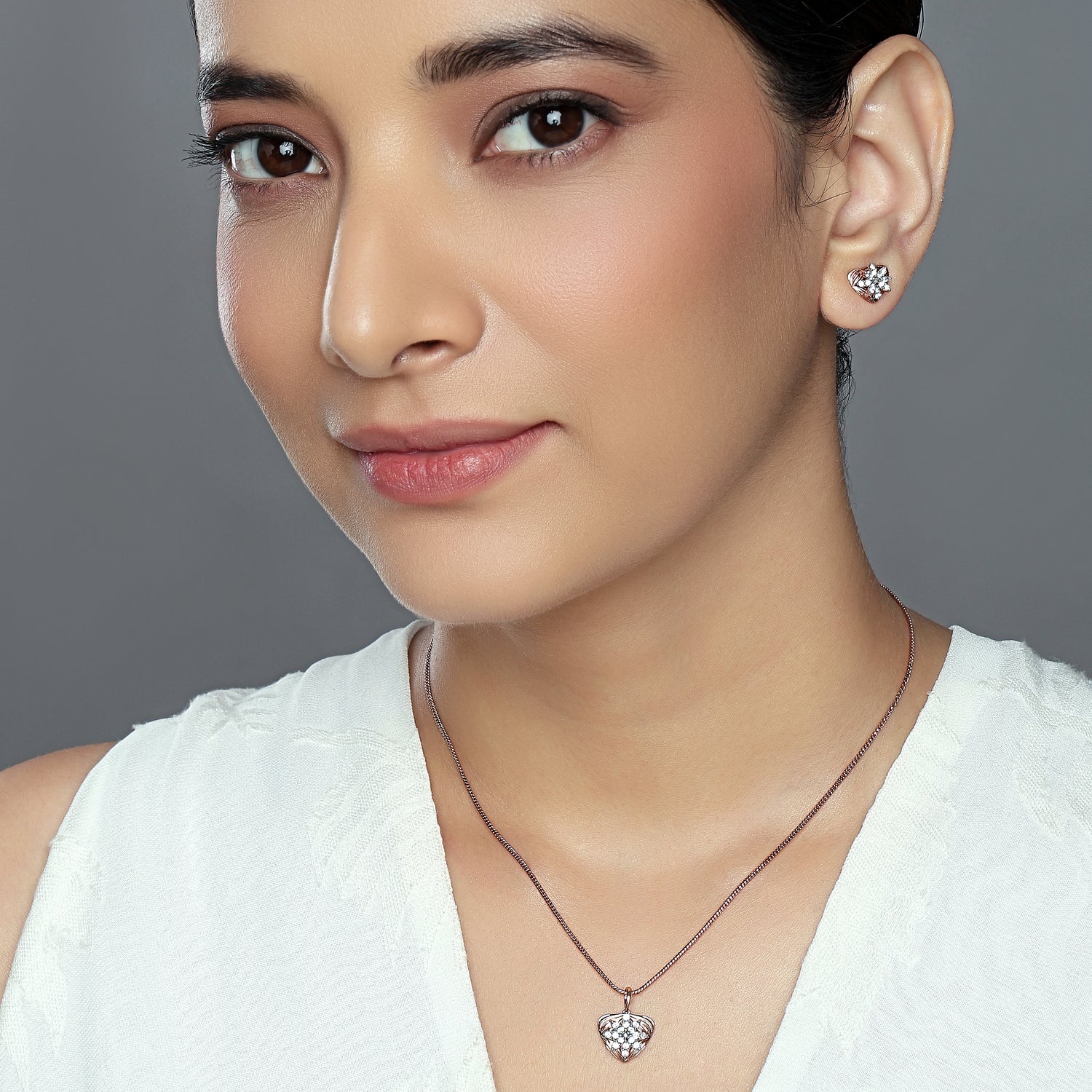 Exquisite Heart Shaped Pendant And Stud Earrings Enchanted Jewelry Set